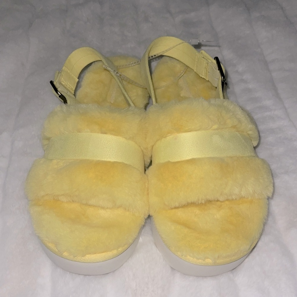 Koolaburra by UGG adjustable fur sandal